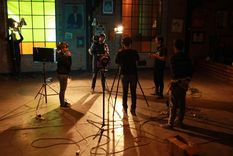 Estudiantes de la Escuela de Cine en pleno rodaje