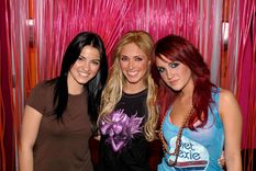 Foto: https://peopleenespanol.com/celebridades/anahi-dulce-maria-y-maite-perroni-han-cambiado-mucho-desde-rebelde-y-rbd/