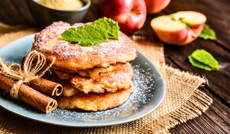 Deliciosos buñuelos de manzana: receta tradicional Foto: Shutterstock