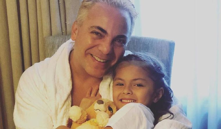 Cristian Castro tiene tres hijos, pero la menor de ellos, Rafaela, es todo un boom en redes.