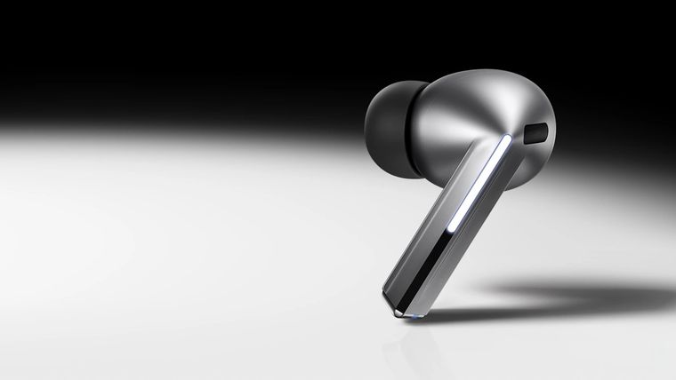 El acabado metálico de los nuevos Buds 4 redefine la estética de los auriculares modernos. El acabado metálico de los nuevos Buds 4 redefine la estética de los auriculares modernos.