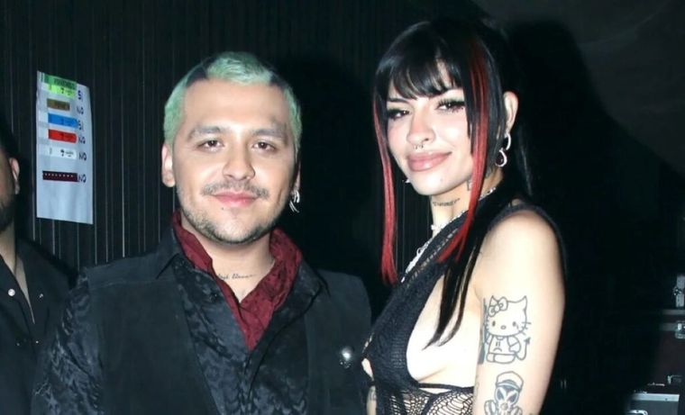 CHRISTIAN NODAL Y CAZZU LOS ARTISTAS TUVIERON UNA NUEVA DEMOSTRACIÓN DE AMOR EN PÚBLICO. Foto: ARCHIVO