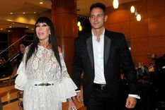 moria casan, de fiesta con su nuevo sex toy