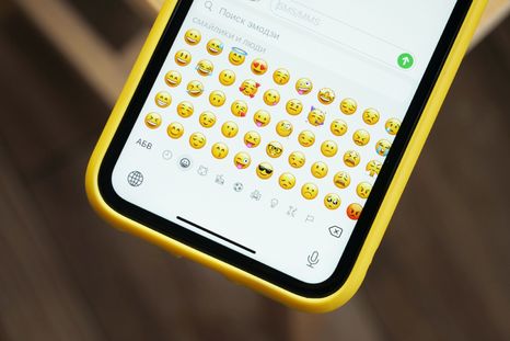 Hay 3.782 emojis de WhatsApp oficiales a lo largo del mundo. Hay 3.782 emojis de WhatsApp oficiales a lo largo del mundo.