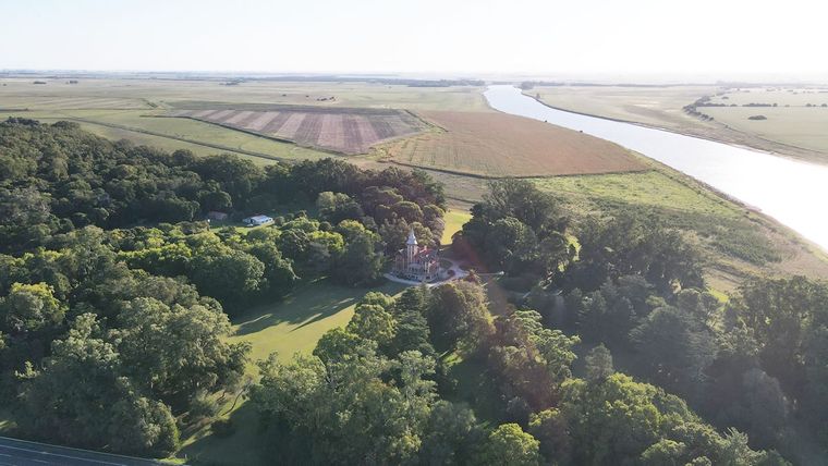 Este misterioso castillo se encuentra en la RP 2 Foto: Estancia La Raquel
