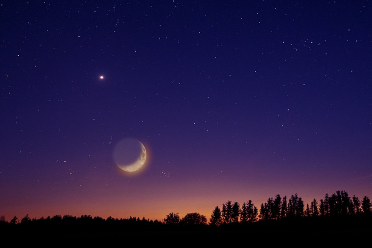 Aprende los rituales para aprovechar la luna rosa y cumple tus cometidos con la astrlogía. Foto: Pixabay - pixabay.com