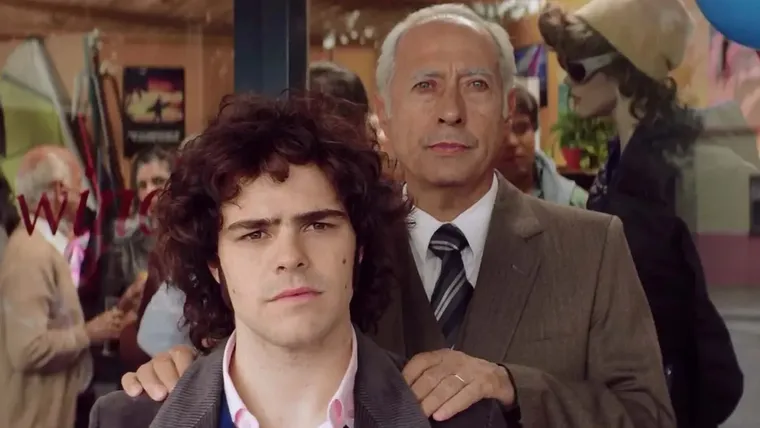 Con una mirada gélida, el actor abandona la comedia para protagonizar un thriller psicológico impactante. Con una mirada gélida, el actor abandona la comedia para protagonizar un thriller psicológico impactante.