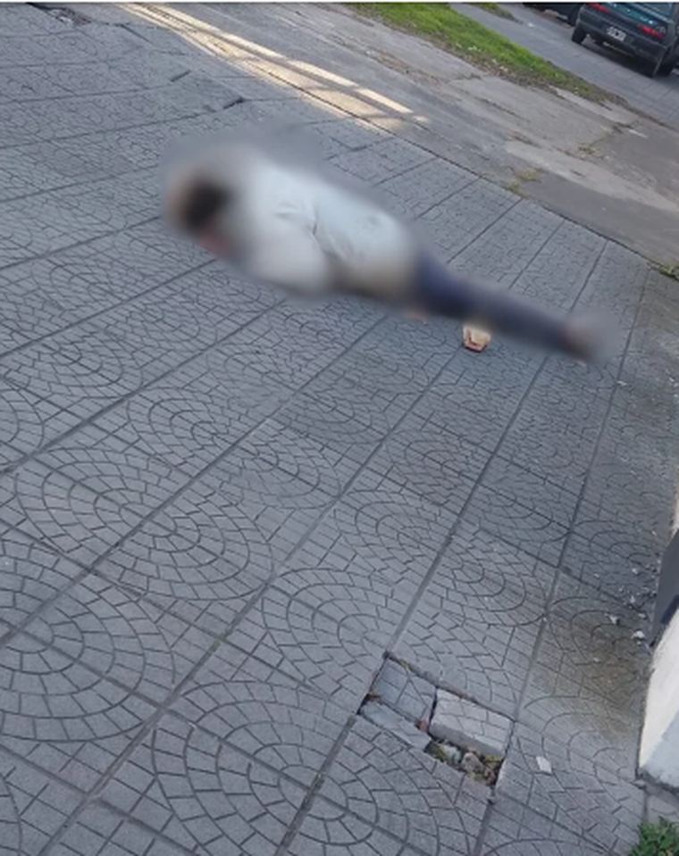 Fernando Oscar Bardales murió en La Plata luego de desvanecerse en una vereda. Fernando Oscar Bardales murió en La Plata luego de desvanecerse en una vereda.