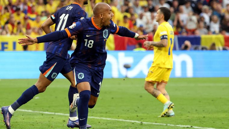 Donyell Malen convirtió un doblete para el 3-0 de Países Bajos. Foto: EFE