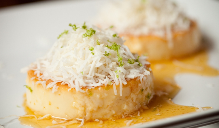 Postre tropical: flan de coco con caramelo casero Foto: Shutterstock