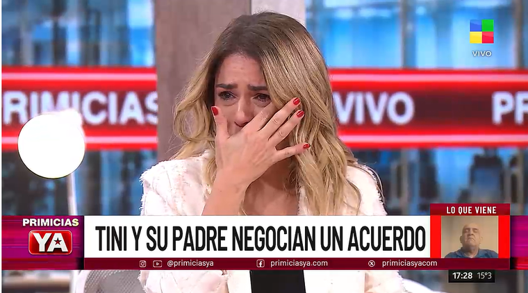 La periodista no pudo contener la emoción.