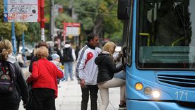 Mendoza destina $800 millones por día hábil para mantener el servicio de transporte público. Mendoza destina $800 millones por día hábil para mantener el servicio de transporte público.