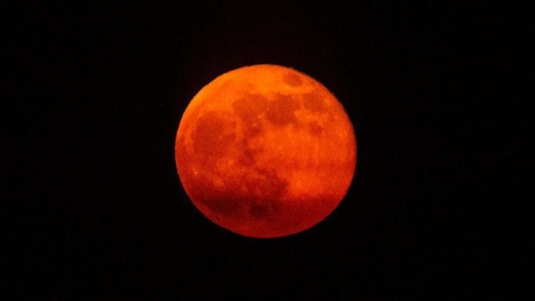 La fuerza de gravedad de la Luna es más débil que la de la Tierra Foto: BBC