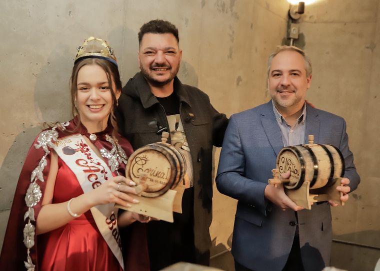 Corina Bietti, Gabriel Guardia y Matías Stevanato, intendente de Maipú. Corina Bietti, Gabriel Guardia y Matías Stevanato, intendente de Maipú.