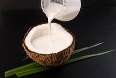 Leche de coco: receta fácil para tus preparaciones dulces o saladas.
