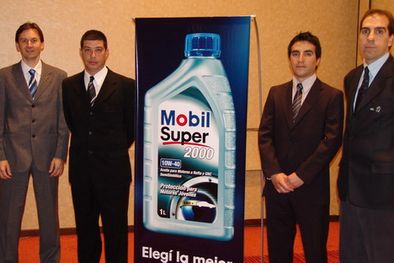 MDZol | Autoridades de Esso Petrolera y directivos de Abraham Hnos.: Daniel Mónaco, Fernando Lomeña, Eduardo Abraham, Adrián Amoroso y Pablo Rosanova. Foto: Florencia Da Souza / MDZ