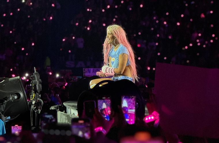 Karol G agotó las entradas y llenó dos estadios de Vélez. Foto: Gabriel Sotelo