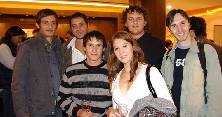 Nicolás Díaz -programador del festival-, Gonzalo Fernández, Franco Veneranda, Gheran García, Matías Airaldo y Agustina López. Foto: Jimena Fernández / MDZ