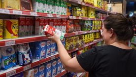 Clientes aprovechan los descuentos y reintegros del Banco Nación en supermercados y comercios adheridos durante este miércoles. Clientes aprovechan los descuentos y reintegros del Banco Nación en supermercados y comercios adheridos durante este miércoles.