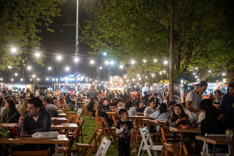 Los Playeros y Fidel Nadal encabezan el festival en Godoy Cruz. Los Playeros y Fidel Nadal encabezan el festival en Godoy Cruz.