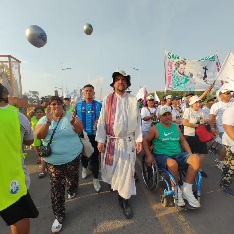 Jóvenes en recuperación, sacerdotes y laicos de todo el país se acercaron a Luján para celebrar los 15 años del Hogar de Cristo Foto: Instagram: @hogardecristofg