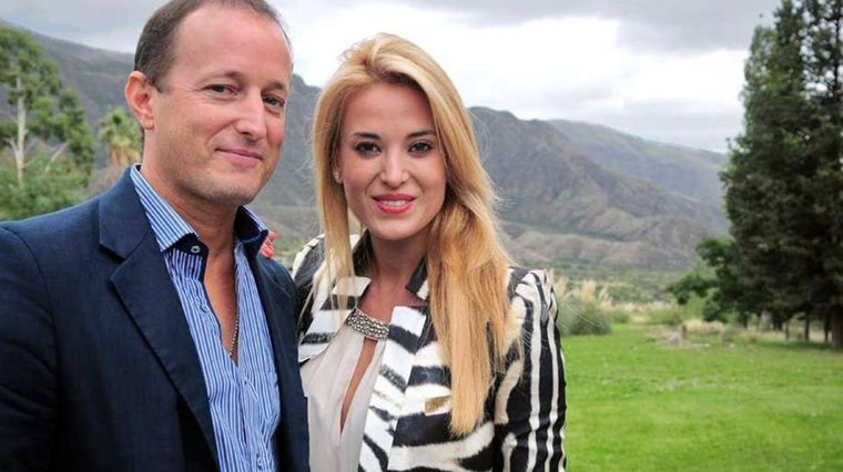 Cirio junto a su marido, Martín Insaurralde, quien dio positivo y está infectado con Covid-19.