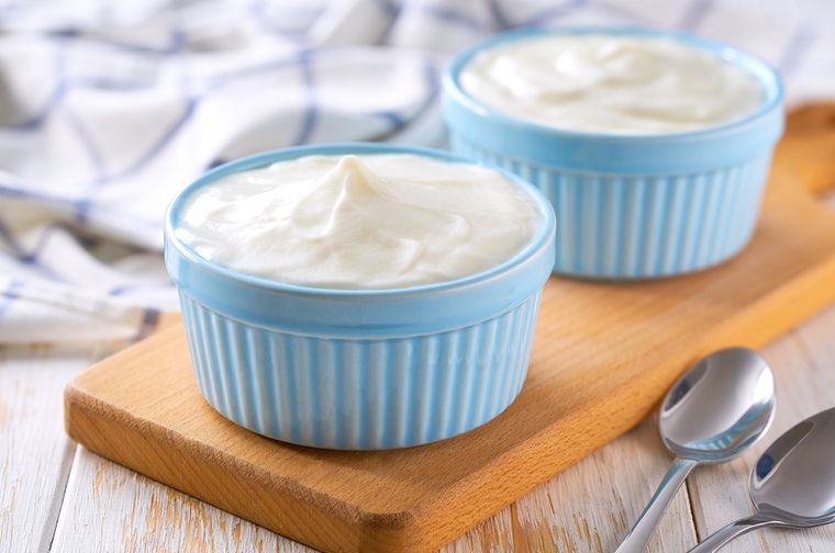 La receta de crema agria tiene sus orígenes en Europa del Este, donde era muy popular. La receta de crema agria tiene sus orígenes en Europa del Este, donde era muy popular.