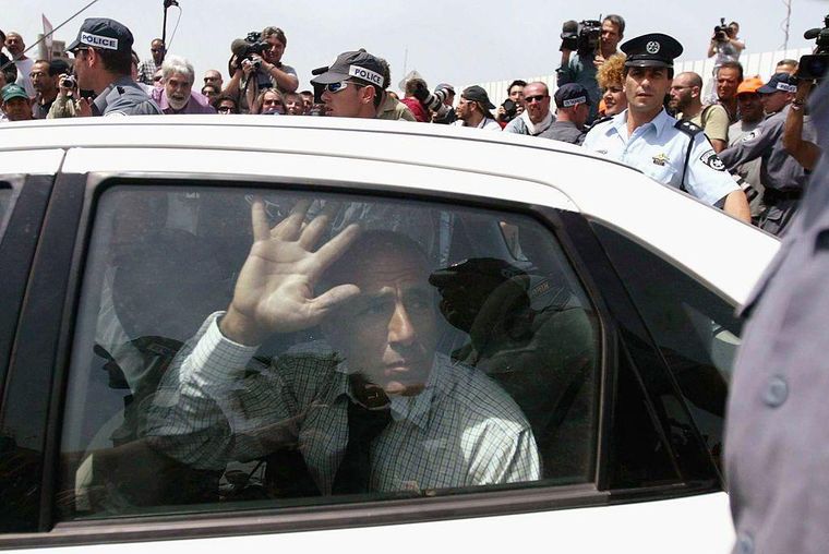 El técnico nuclear israelí Mordechai Vanunu expuso detalles del programa nuclear altamente secreto de Israel y posteriormente fue encarcelado durante 18 años.