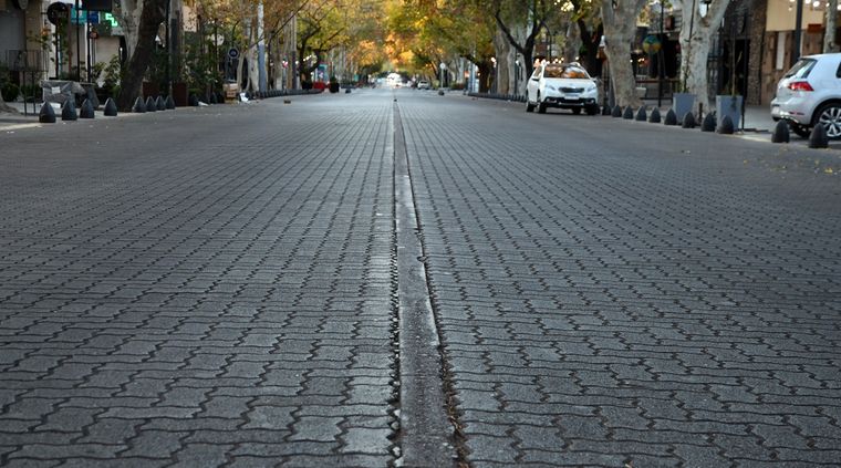 Desde el INDEC recordaron que es necesario permanecer en los hogares desde las 8 hasta las 20 Foto: ALF PONCE MERCADO / MDZ