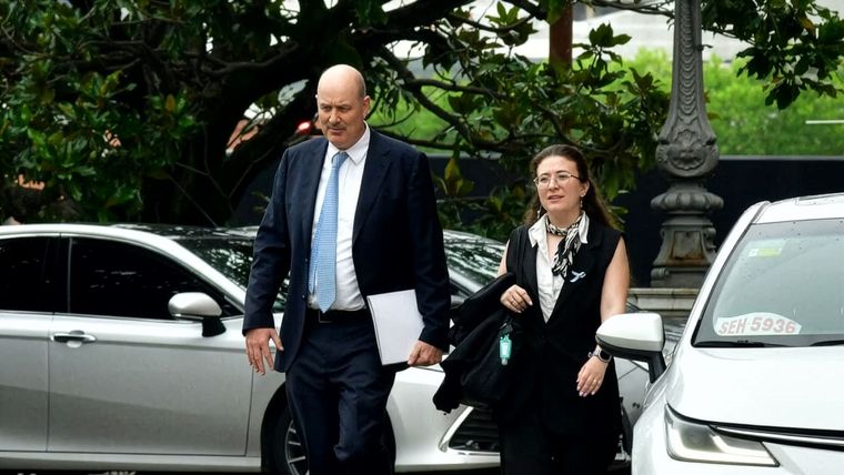 El ministro de Desregulación y Transformación del Estado, Federico Sturzenegger, quiere aprobar la El ministro de Desregulación y Transformación del Estado, Federico Sturzenegger, quiere aprobar la