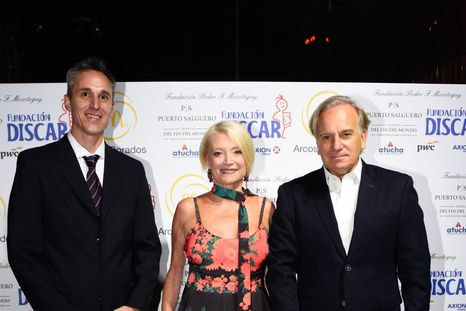 Pedro Crespi, director; Victoria Schocrón, Fundadora y Cesar Blaquier, presidente de Fundación Discar Pedro Crespi, director; Victoria Schocrón, Fundadora y Cesar Blaquier, presidente de Fundación Discar