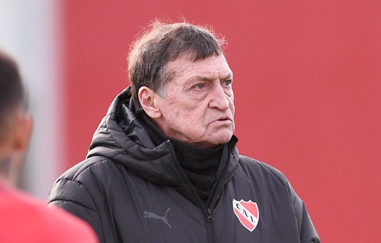 Julio Falcioni El técnico de Independiente apostará por la experiencia contra River. Foto: Independiente