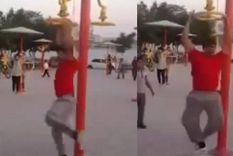 el hombre trompo sorprende en una maquina de ejercicios