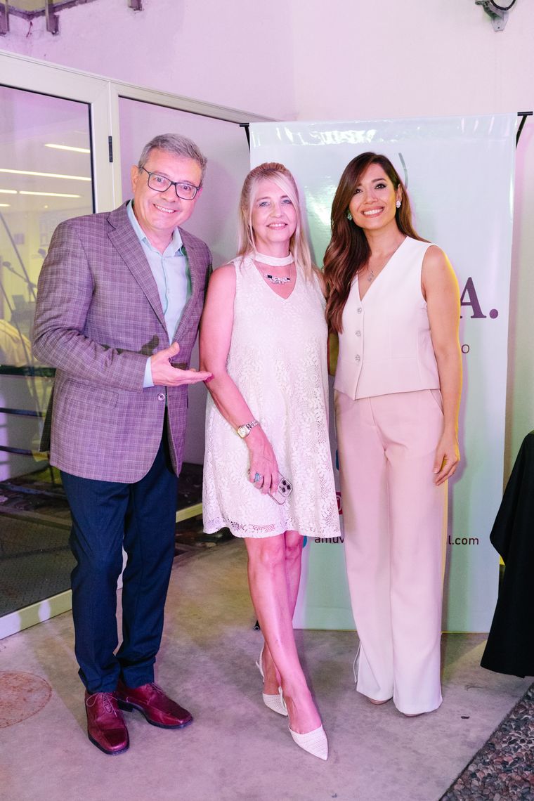 Sergio Gras, Claudia Farina y Gisella Campos. Sergio Gras, Claudia Farina y Gisella Campos.