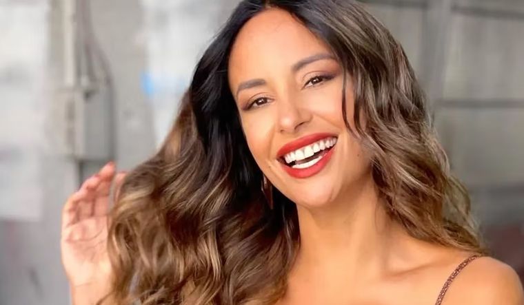 Lourdes Sánchez mostró su técnica para sacar la mala onda. Foto: Captura tv