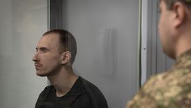Dmitriy Kurashov es el primer soldado ruso en ser juzgado en Ucrania por una presunta ejecución en el campo de batalla. Dmitriy Kurashov es el primer soldado ruso en ser juzgado en Ucrania por una presunta ejecución en el campo de batalla.