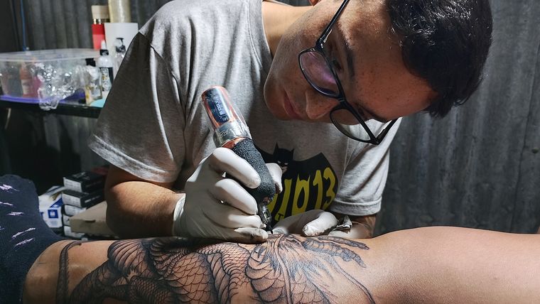 Cada obra tarda horas en realizarse entre el dibujo, la pintura y los detalles. Cada obra tarda horas en realizarse entre el dibujo, la pintura y los detalles.