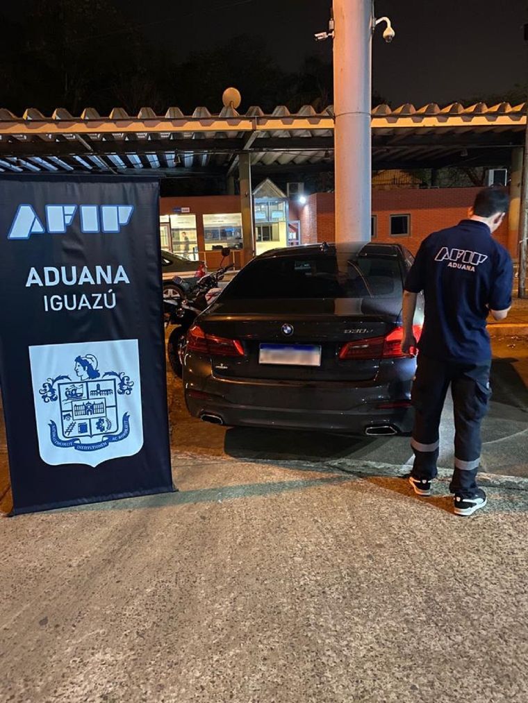 Un BMW con matrícula brasileña había ingresado al país, libre de aranceles, al amparo del régimen de turismo Foto: AFIP