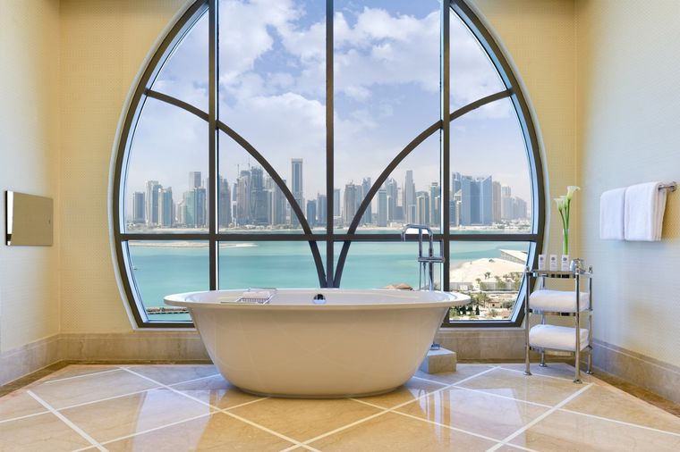 El hotel St, Regis es el más costoso de Qatar y tiene vistas espectaculares al mar. Foto: St Regis Qatar