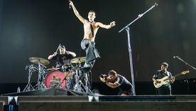 El nuevo rock argentino apuesta por sonidos modernos y estética internacional para conquistar nuevos públicos. El nuevo rock argentino apuesta por sonidos modernos y estética internacional para conquistar nuevos públicos.