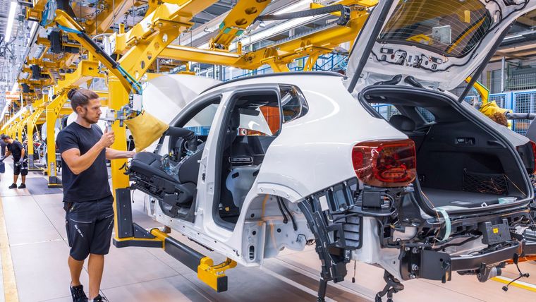 Mercedes Benz arranca la producción del nuevo GLA en la planta de Rastatt