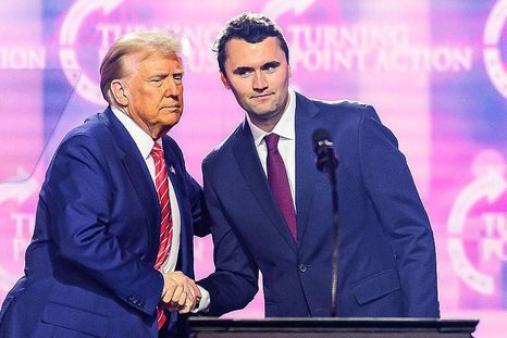 Al desaparecido Kirk se le atribuye haber convencido a parte de la juventud estadounidense de que votara por Trump en las presidenciales de 2024. Al desaparecido Kirk se le atribuye haber convencido a parte de la juventud estadounidense de que votara por Trump en las presidenciales de 2024.