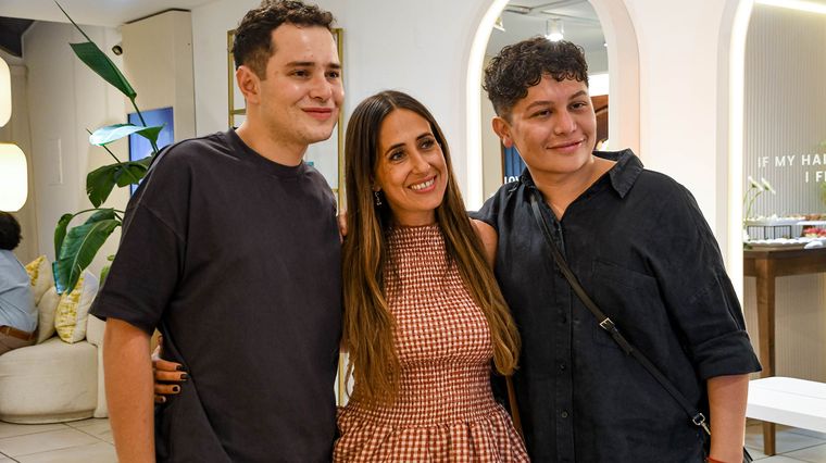 Dani Gutiérrez dijo presente para saludar a sus amigos. Dani Gutiérrez dijo presente para saludar a sus amigos.