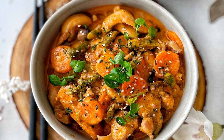 Admira este exquisito pollo al curry, una receta tailandesa super deliciosa ¡te encantará!