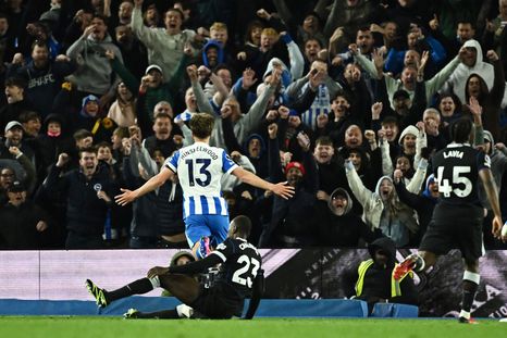 Brighton goleó al Chelsea y profundizó su crisis. Brighton goleó al Chelsea y profundizó su crisis.
