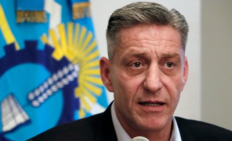 Arcioni, gobernador de Chubut, tomó la decisión de retrotraer algunas habiltaciones