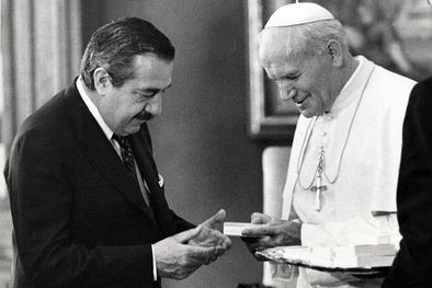 MDZol | Alfonsín y la visita de Juan Pablo II tras la Guerra de Malvinas.