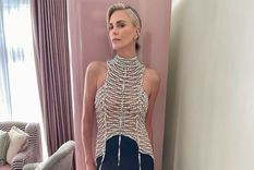 Dos looks y una lista de claves estilísticas para brillar con sandalias bajas como Charlize Theron Foto: Instagram Dos looks y una lista de claves estilísticas para brillar con sandalias bajas como Charlize Theron Foto: Instagram