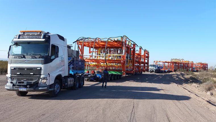 Así llegaba el megaoperativo a YPF Foto: Alf Ponce Mercado/MDZ