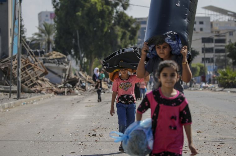 A manos de Israel, los civiles de Gaza siguen muriendo, día a día. Foto: EFE
